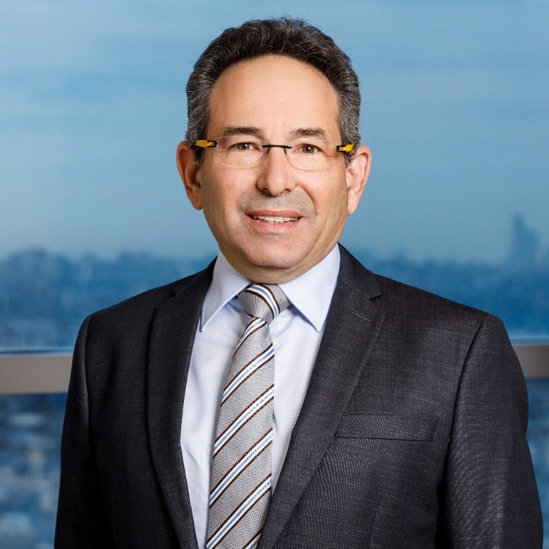 Dr. Gil Bufman